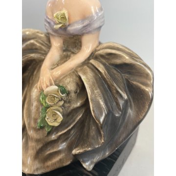 DAMA CACCIAPUOTI PORCELLANA SCULTURA FIGURA DONNA FIRMATA ITALY ANNI '50 FIORI