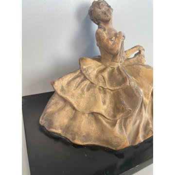 SCULTURA TUTTOTONDO DAMA TERRACOTTA FIGURA DONNA VENTAGLIO ABITO 1700 EPOCA 800