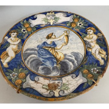 ANTICO PIATTO CERAMICA CASTELLI EPOCA 1700 CASTELLI ABRUZZO UVA VENDEMMIA PUTTO