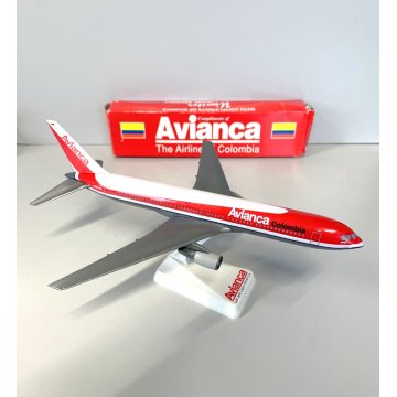 MODELLO STATICO AEREO AVIANCA Colombia Boeing 767-300 AIRPLANE Wooster Collector