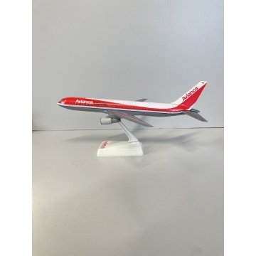 MODELLO STATICO AEREO AVIANCA Colombia Boeing 767-300 AIRPLANE Wooster Collector