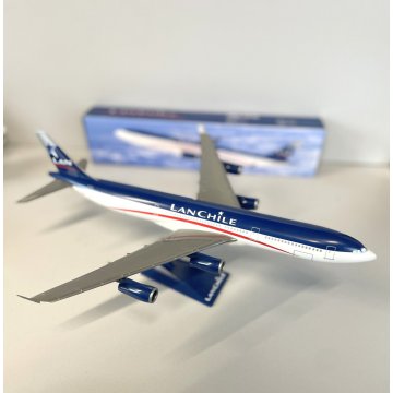 MODELLO STATICO AEREO LanChile AIR BUS A340-300 AIRPLANE Lupa AIRCRAFT Models NL