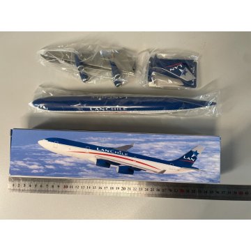 MODELLO STATICO AEREO LanChile AIR BUS A340-300 AIRPLANE Lupa AIRCRAFT Models NL