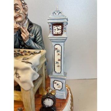 SCULTURA CERAMICA Capodimonte OROLOGIAIO FIGURA BAMBINO BISCUIT SMALTO ANNI 80