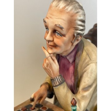 SCULTURA CERAMICA Capodimonte FIGURA COPPIA ANZINI GIOCO SCACCHI BISCUIT SMALTO