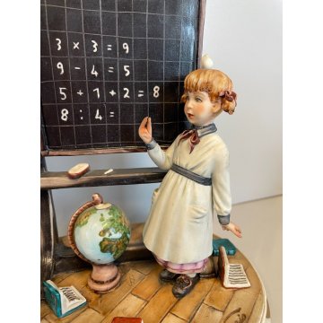 SCULTURA CERAMICA Capodimonte MAESTRA FIGURA BAMBINA ALUNNA SCUOLA BISCUIT EPOCA