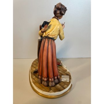 SCULTURA CERAMICA Capodimonte MAESTRA FIGURA BAMBINA ALUNNA SCUOLA BISCUIT EPOCA