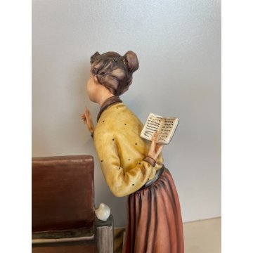 SCULTURA CERAMICA Capodimonte MAESTRA FIGURA BAMBINA ALUNNA SCUOLA BISCUIT EPOCA