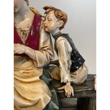 SCULTURA PORCELLANA Capodimonte FIGURA BAMBINO ALUNNO MAMMA SCUOLA VOCALI GIOCO