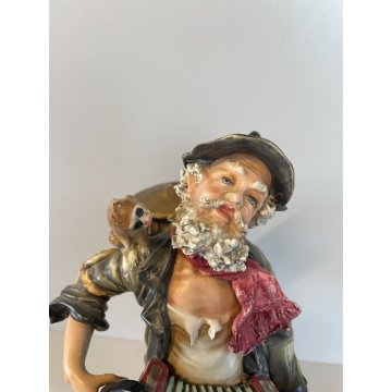 SCULTURA CERAMICA Capodimonte CLOCHARD FIGURA SENZA TETTO SCIMMIA MUSICISTA