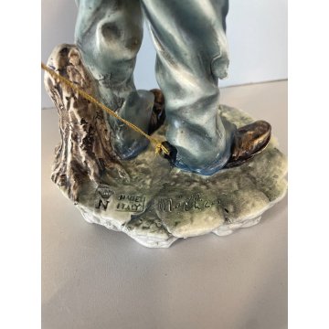 SCULTURA CERAMICA Capodimonte CLOCHARD FIGURA SENZA TETTO SCIMMIA MUSICISTA