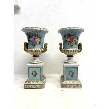 COPPIA VASO a CRATERE COPPA MEDICEA PORCELLANA CAPODIMONTE SMALTO POLICROMO '900