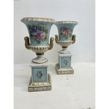 COPPIA VASO a CRATERE COPPA MEDICEA PORCELLANA CAPODIMONTE SMALTO POLICROMO '900