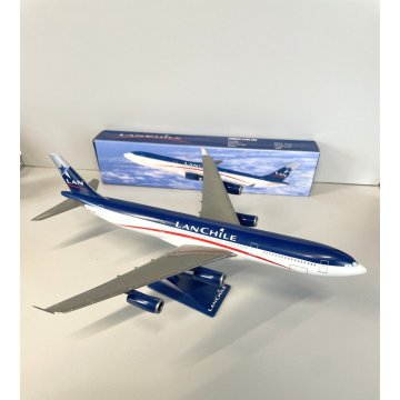 MODELLO STATICO AEREO LanChile AIR BUS A340-300 AIRPLANE Lupa AIRCRAFT Models NL