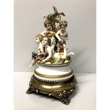 SCULTURA PORCELLANA Capodimonte  GRUPPO FIGURE AMORINI PUTTI QUATTRO STAGIONI