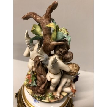 SCULTURA PORCELLANA Capodimonte  GRUPPO FIGURE AMORINI PUTTI QUATTRO STAGIONI