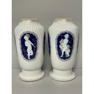 COPPIA VASO PORCELLANA BIANCA PUTTI ORO ZECCHINO SMALTO BLU VASE EPOCA '900