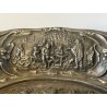 CENTROTAVOLA OVALE BASSORILIEVO Collection D'Art SCENE CONVIVIALI PELTRO ETAIN