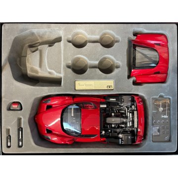 MODELLINO FERRARI Tamiya Scala 1/12 Semi ASSEMBLED PREMIUM Enzo Ferrari ROSSO