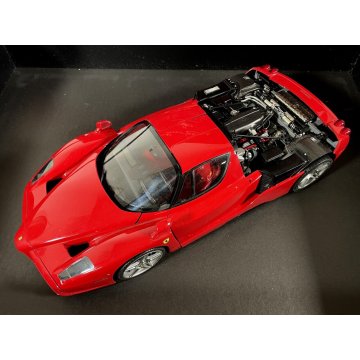 MODELLINO FERRARI Tamiya Scala 1/12 Semi ASSEMBLED PREMIUM Enzo Ferrari ROSSO