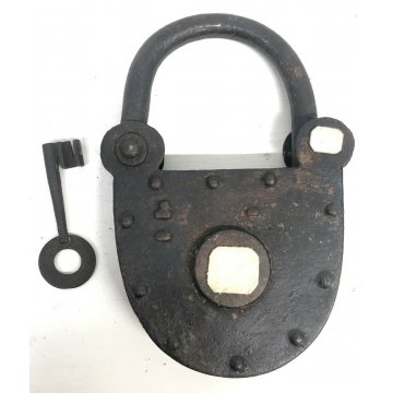 ANTICO GRANDE LUCCHETTO FERRO BATTUTO BUGNATO 1600 FORZIERE SERRATURA CHIAVE OLD