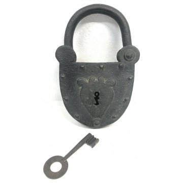 ANTICO GRANDE LUCCHETTO FERRO BATTUTO BUGNATO 1600 FORZIERE SERRATURA CHIAVE OLD