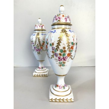 COPPIA  VASI con COPERCHIO PORCELLANA BIANCA Limoges DECORO FLOREALE ORO FRANCIA