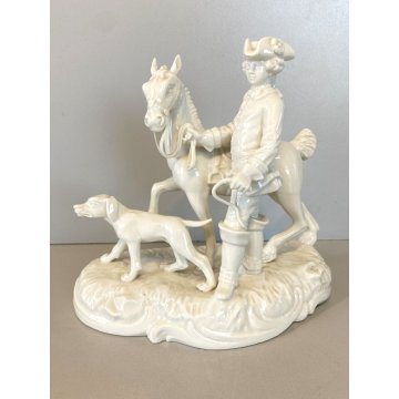 STATUINA PORCELLANA BIANCA GRUPPO CAVALIERE CANE da CACCIA 17x16 cm/h FRANCIA