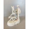 STATUINA PORCELLANA BIANCA GRUPPO CAVALIERE CANE da CACCIA 17x16 cm/h FRANCIA