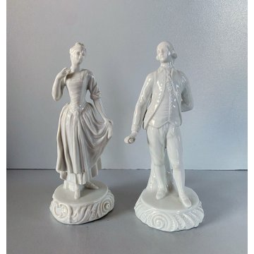 COPPIA STATUINE PORCELLANA BIANCA Ginori Capodimonte DAMA CAVALIERE XX sec.