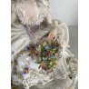 STATUINA PORCELLANA San Marco Novi DAMA SEDUTA ABITO PIZZO TULLE CESTINO FIORI