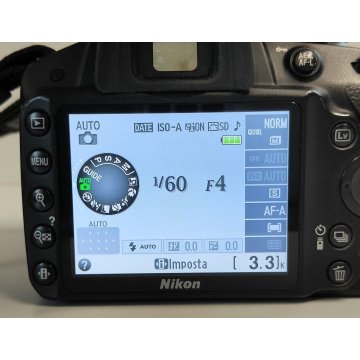 Nikon D3200 Fotocamera Digitale NERO Obiettivo AF-S Nikkor 18-135 ZOOM tracolla