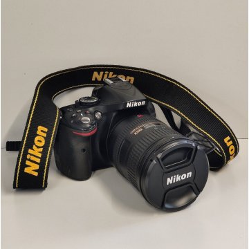 Nikon D5200 Fotocamera Digitale NERO Obiettivo AF-S Nikkor 18-200 ZOOM VR video