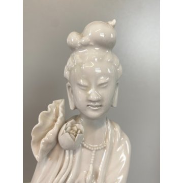 COPPIA FIGURE Guanyin CON FIORE PORCELLANA BIANCA Blanc de Chine 29cm/h XX sec