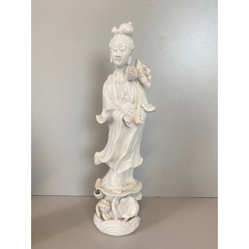 COPPIA FIGURE Guanyin CON FIORE PORCELLANA BIANCA Blanc de Chine 29cm/h XX sec