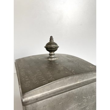 ANTICA SCATOLA PELTRO COPERCHIO DECORO INCISO POESIA SCENE RURALI GERMANY '30