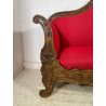 ANTICO DIVANO A BARCA LEGNO NOCE DECORO EPOCA '800 STOFFA ROSSA SOFA 2 POSTI OLD
