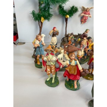 ANTICO LOTTO RELIGIOSO STATUINE PRESEPE 42 PZ C.C MILANO CONFALONIERI GESSO OLD