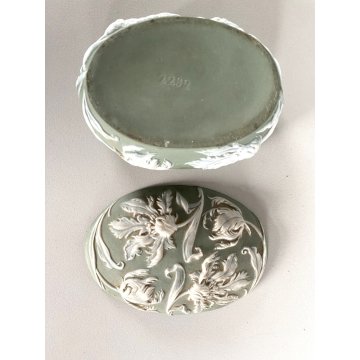 SCATOLINA COPERCHIO PORCELLANA BISCUIT VERDE DECORI FLOREALI
