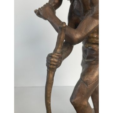 ANTICA SCULTURA BRONZO TUTTOTONDO SZT KRISTOF FIGURA FANCIULLO ANZIANO UOMO 1981