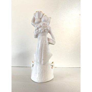 FIGURA STATUINA PORCELLANA DIPINTA POLICROMIA FANCIULLA ANFORA ACQUA CESTO '900