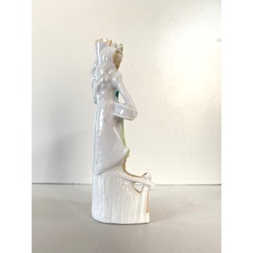 FIGURA STATUINA PORCELLANA DIPINTA POLICROMIA FANCIULLA ANFORA ACQUA CESTO '900