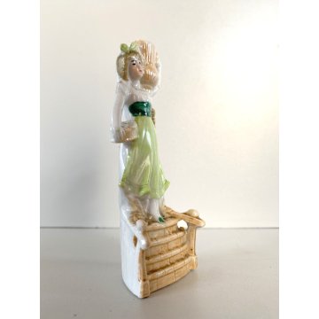 FIGURA STATUINA PORCELLANA DIPINTA POLICROMIA FANCIULLA ANFORA ACQUA CESTO '900