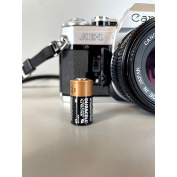 MACCHINA FOTOGRAFICA CANON AE-1 Program FOTOCAMERA REFLEX 35mm LENS 50mm JAPAN