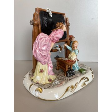 ANTICA SCULTURA PORCELLANA CAPODIMONTE  Tiziano Galli "La Maestrina" META' '900