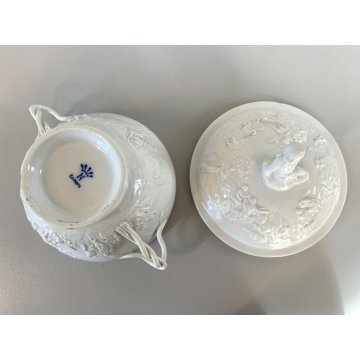 ANTICA TAZZA da PUERPERA Ginori Capodimonte PORCELLANA BIANCA DECORO RILIEVO