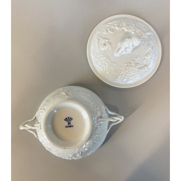ANTICA TAZZA da PUERPERA Ginori Capodimonte PORCELLANA BIANCA DECORO RILIEVO