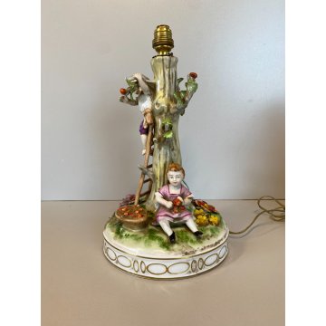 LAMPADA TAVOLO ABATJOURS GRUPPO PORCELLANA CAPODIMONTE BIMBI RACCOLTA DELLE MELE