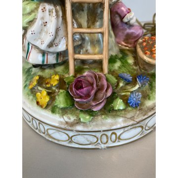 LAMPADA TAVOLO ABATJOURS GRUPPO PORCELLANA CAPODIMONTE BIMBI RACCOLTA DELLE MELE