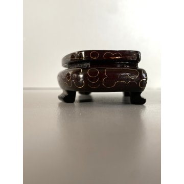 SCULTURA MALACHITE FIGURA SEDUTA FIORI DI LOTO CANE ARTE ORIENTALE XX sec